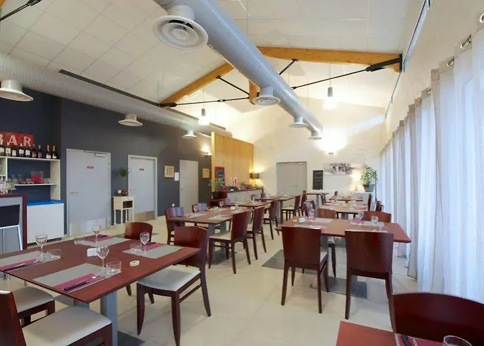 Denena Logis 2* Aicirits